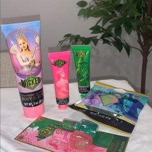 Strawberry Scented Body Scrub - Pink